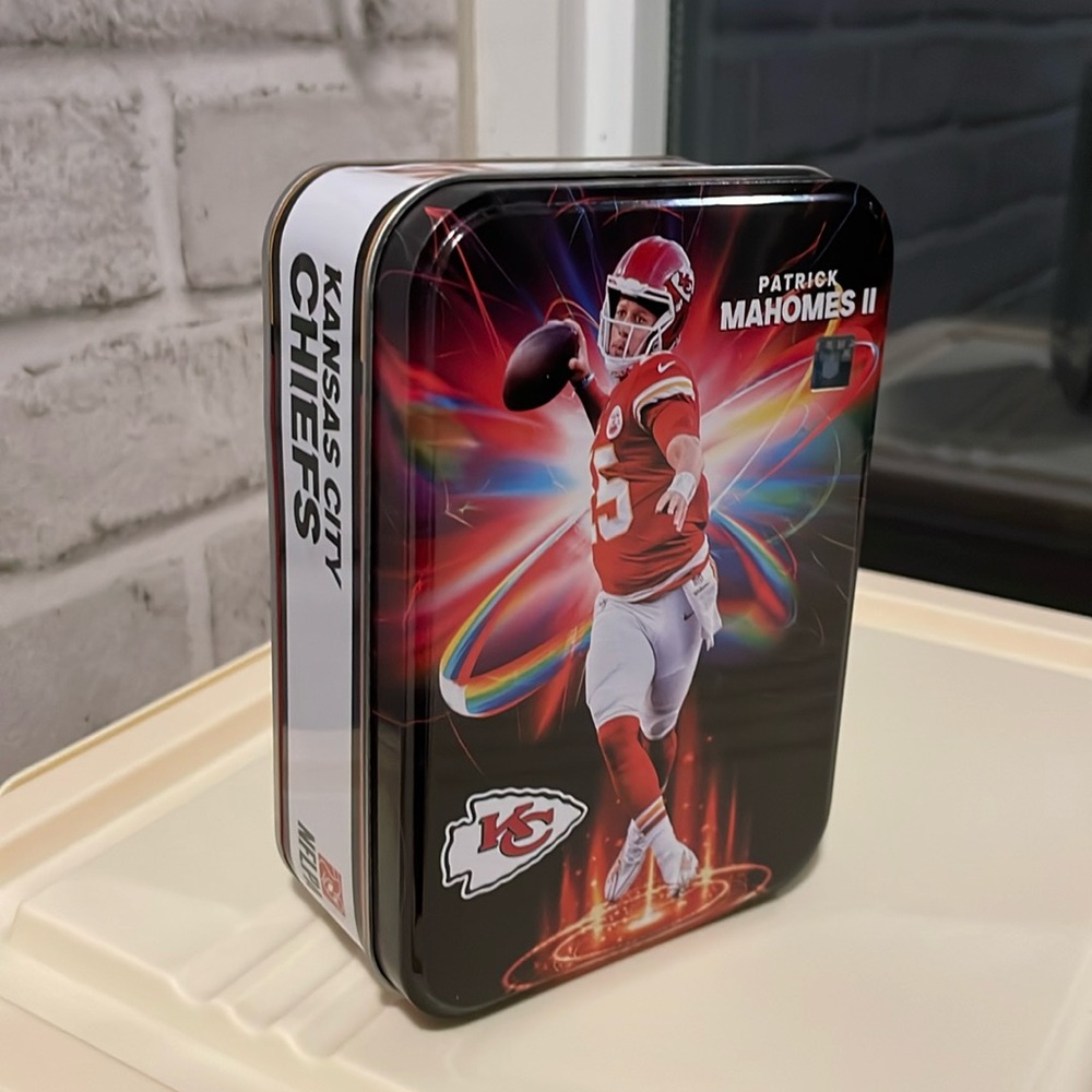 KANSAS CITY CHIEFS PATRICK MAHOMES II COLLECTIBLE TIN CARD MAKEUP STORAGE